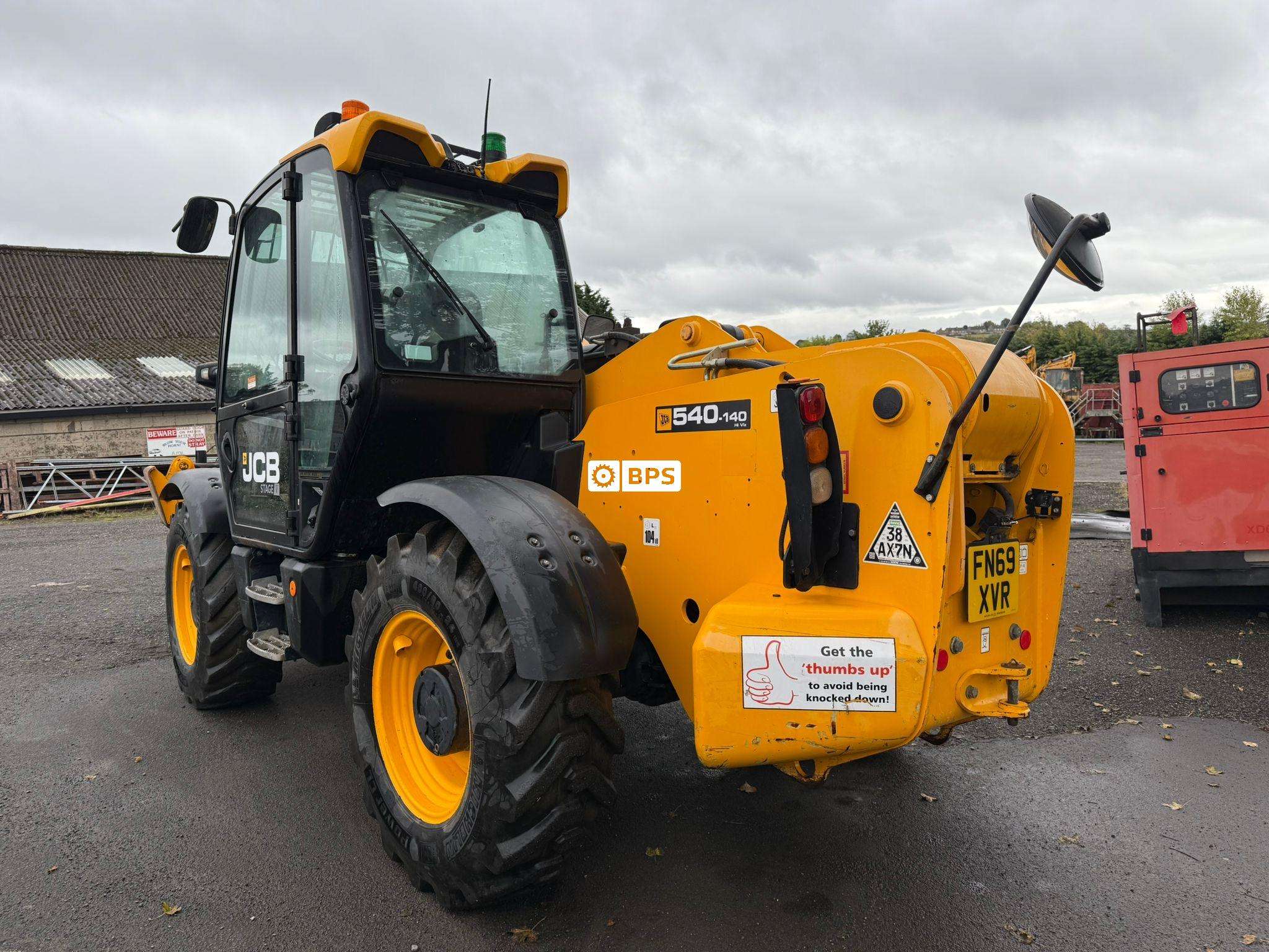 JCB 540-140 Hi-Viz - Image 3