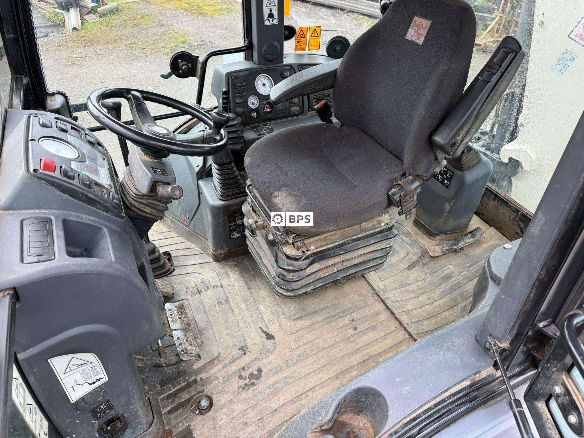 Terex TLB 890 - Image 6