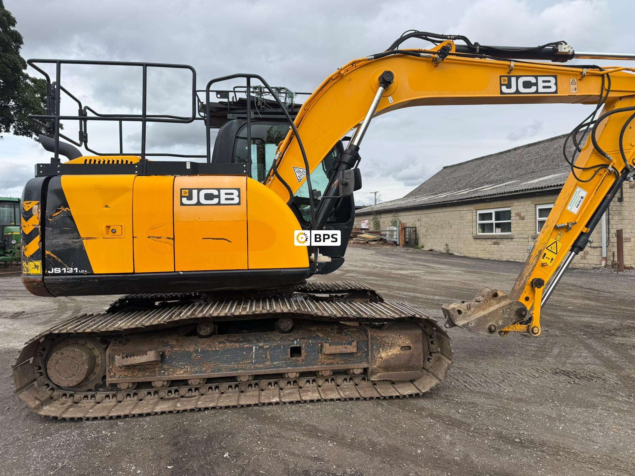 JCB JS131 LC Plus - Image 2